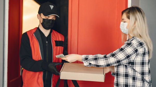 Business idea: বাইক আর স্মার্টফোন আছে? এই ব্যবসায় মাসে ৩০,০০০ টাকা রোজগার পাকা