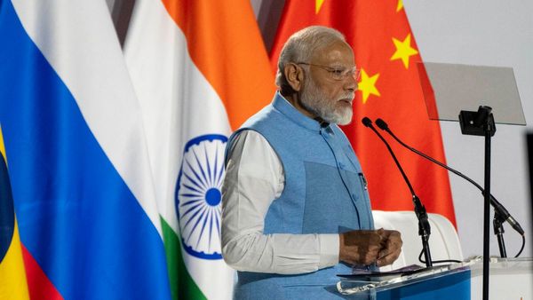 দক্ষিণ আফ্রিকায় ব্রিকস শীর্ষ সম্মেলন নিয়ে ব্যস্ত প্রধানমন্ত্রী মোদী! শি জিনপিং-এর সঙ্গে বৈঠক নিয়ে জল্পনা