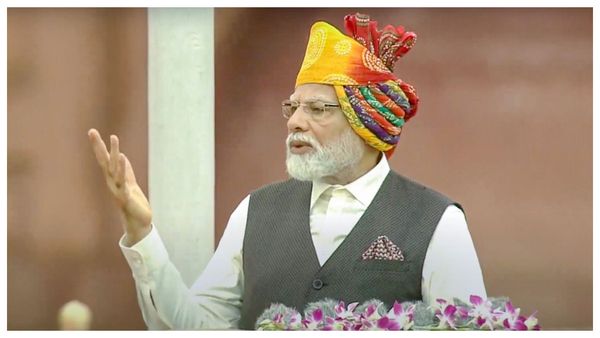 Independence Day 2023: সামনের বছর ফের এখানেই দেখা হবে, লালকেল্লা থেকে দেশবাসীকে ইঙ্গিতপূর্ণ বার্তা মোদীর