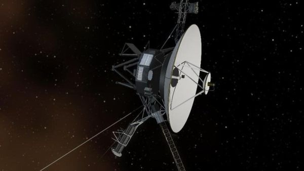 NASA in space: মহাকাশে ভালো আছে ভয়েজার-২! ব্ল্যাক আউটের পর সংকেত পেয়েছে নাসা