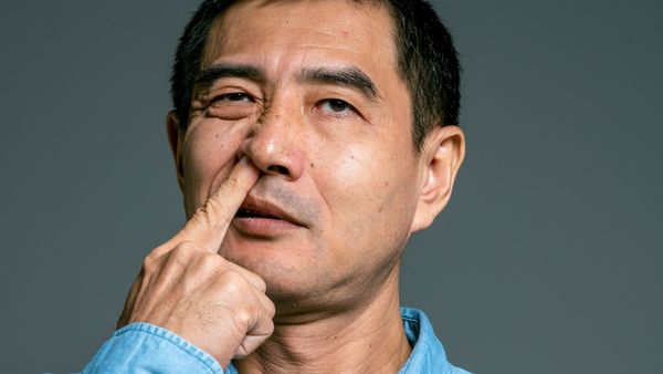 Nose picking: নাক খোঁটার মতো বদঅভ্যাস বাড়াতে পারে কোভিড সংক্রমণের ঝুঁকি, কী বলছেন গবেষকেরা