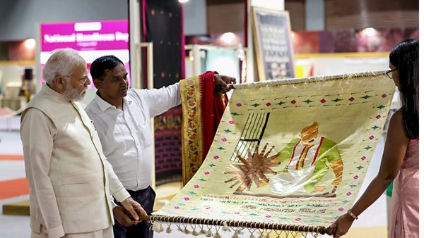 Modi On Chickens Neck Corridor: মোদীর মুখে 'শিলিগুড়ি' প্রসঙ্গ! চিকেনস নেক নিয়ে জানেন কী বললেন?