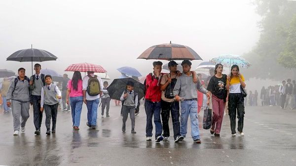 Rain Forecast: জোড়া নিম্নচাপে উত্তরবঙ্গে ভারী বৃষ্টির সতর্কতা, আট জেলায় কেমন বৃষ্টি জানুন একনজরে