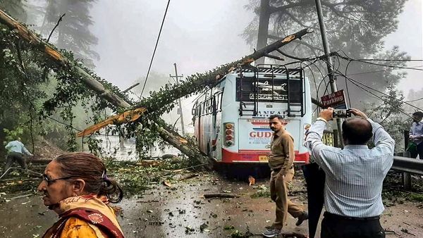 Rain Forecast: উত্তর-পশ্চিমে প্রবল বর্ষা, বাংলা-সহ পূর্ব ভারতে ঘাটতি বৃষ্টির! পূর্বাভাসে কী জানাল আইএমডি