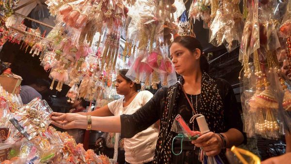 Raksha Bandhan 2023: রাখি বন্ধন উৎসবের গুরুত্ব, ইতিহাস, তাৎপর্য সম্পর্কে আপনি কি জানেন?