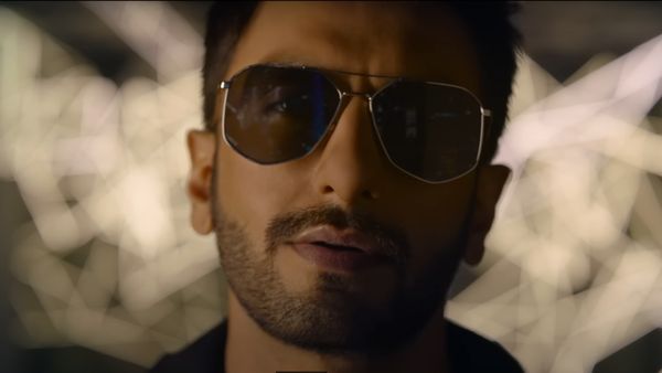 শাহরুখের জায়গায় রণবীর সিং, Don-3র সিদ্ধান্ত নিয়ে অবশেষে মুখ খুললেন ফারহান আখতার