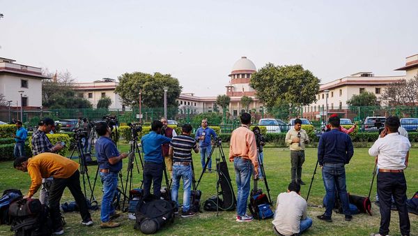 উচ্চ আদালতের রায়ের বিরুদ্ধে আদেশ সাংবিধানিক দর্শনের বিরুদ্ধ! গুজরাত হাইকোর্টের তীব্র নিন্দায় সুপ্রিম কোর্ট