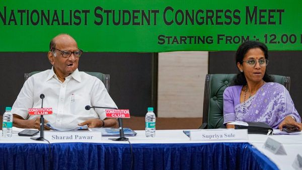 Maharashtra Politic: বিজেপি অজিতকে দিয়ে পাওয়ারকে বড়শিতে গাঁথতে চাইছে, কংগ্রেসের অভিযোগে জবাব শরদ-তনয়ার