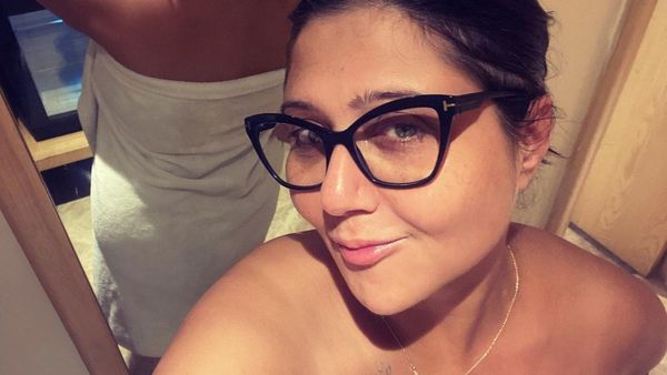 Swastika Mukherjee: হোটেল রুমে টাওয়েল পরে সেলফি, নেটিজেনদের ট্রোলে জবাবে কি লিখলেন অভিনেত্রী