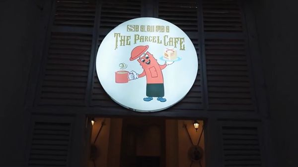 Parcel Cafe Kolkata: চিঠির ভিড়ে কফি পান, সপ্তাহের শেষে একটু অন্যরকম সময় কাটাতে চান চলে আসুন শহরের এখানে