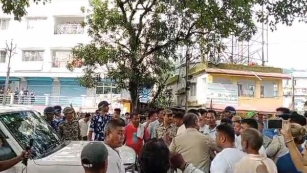 TMC’s group clash: এক পঞ্চায়েতে বোর্ড গঠন স্থগিত, অন্য পঞ্চায়েতে প্রধান-উপপ্রধান অপছন্দে ধরনা আলিপুরদুয়ারে