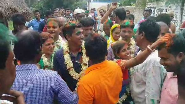 BJP Supports TMC: মুকুলের 'বিজেপি মানেই তৃণমূল' ভরতপুরের জজানে! সবুজে গেরুয়া আবির মেশায় অস্বস্তিতে টিএমসি