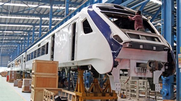 Vande Bharat Express: আসানসোলে তৈরি হবে বন্দে ভারতের ইঞ্জিন, বদলে যাবে ডিজাইনও