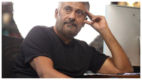 Vivek Agnihotri Slams Karan Johar: বাস্তবটাই জানেন না, করন জোহরকে তীব্র আক্রমণ বিবেক অগ্নিহোত্রীর