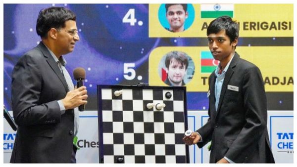 R Praggnanandhaa: একমঞ্চে আনন্দ-প্রজ্ঞানন্দ, উত্তরসূরিকে নিয়ে কী বললেন ভারতীয় দাবার আইকন?