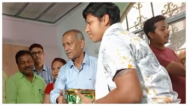 Richa Ghosh's Birthday: ১৯ পেরিয়ে বিশে রিচা, বাড়িতে কীভাবে জন্মদি‌ন সেলিব্রেট করলেন শিলিগুড়ির সোনার মেয়ে?