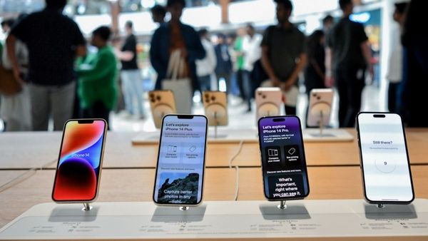 Apple iPhone 15: মুহূর্তে বদলাবে ছবি, উঠবে 4K ভিডিও! আইফোন ১৫ এবং ১৫ প্লাস প্রকাশ্যে আসতেই হৈচৈ