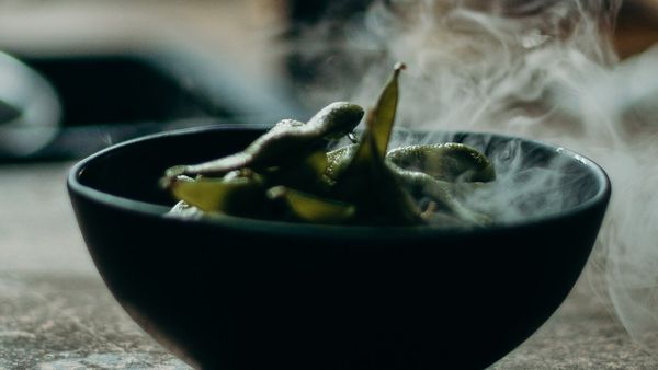 Tips For Glowing Skin: মটরশুঁটি খেয়ে ত্বকে আনুন উজ্জ্বলতা, কীভাবে খাবেন?