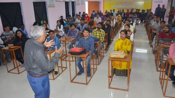 Free Coaching Scheme: বিনামূল্যে JEE-NEET কোচিং! বিশেষ ক্যাম্প হাওড়ায়