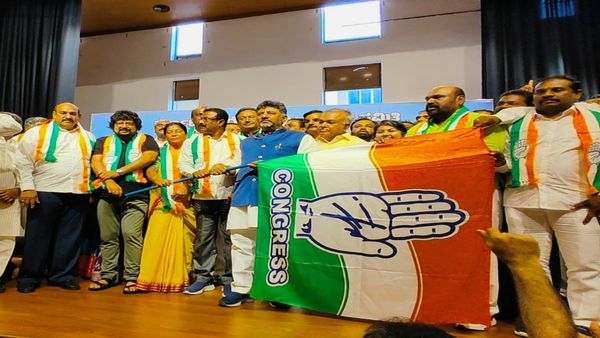 Congress Joining: বিজেপি-জেডিএসকে ধাক্কা ২৪-এর লোকসভা নির্বাচনের আগে, কর্নাটকে কংগ্রেসে যোগদানের হিড়িক
