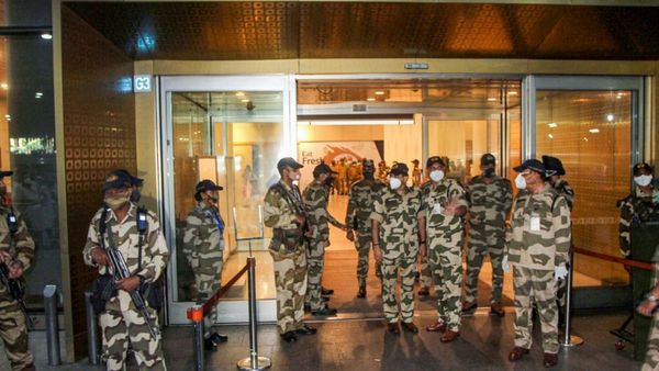 বড়সড় সাফল্য! দিল্লি বিমানবন্দরে এনআইএ'য়ের হাতে ধৃত আইএস চক্রী