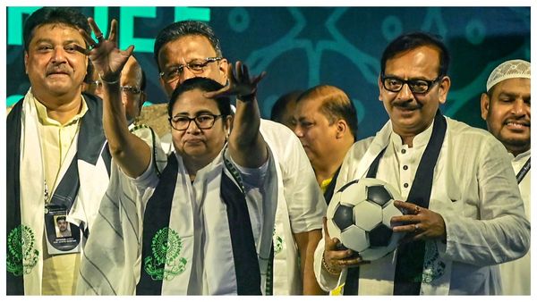Mohammedan Sporting Club: মুখ্যমন্ত্রীর উদ্যেগে আসছে বিনিয়োগকারী, আইএসএল খেলার স্বপ্ন উজ্জ্বল মহমেডানের