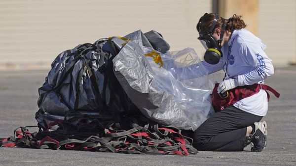 NASA in Space: গ্রহাণু থেকে পৃথিবীতে ফিরল সবথেকে বড় নমুনা, মহাকাশে কামাল করে দেখাল নাসা