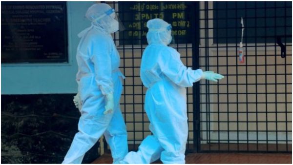 শহরে কি থাবা বসাল নিপা ভাইরাস? কেরল থেকে জ্বর নিয়ে আসা যুবক ভর্তি বেলেঘাটা আইডি হাসপাতালে