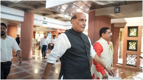 Parliament Special Session: আজ থেকে শুরু হচ্ছে সংসদের বিশেষ অধিবেশন, ৮টি বিল পেশ করবে মোদী সরকার