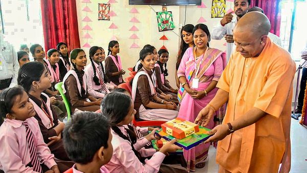 Yogi Adityanath: বিজেপি জমানায় বদলে গিয়েছে উত্তরপ্রদেশ, বিগত ৬ বছরে বিপুল বিনিয়োগ কীভাবে? জানালেন যোগী
