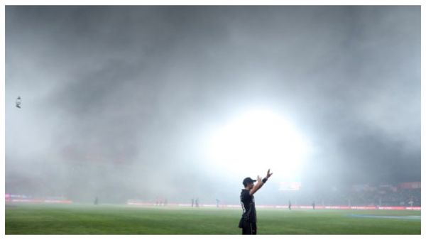ICC World Cup 2023: ‘ভারতে ফগ চলছে’, কুয়াশায় বন্ধ বিশ্বকাপের ম্যাচ, সোশ্যাল মিডিয়ায় মিমের বন্যা