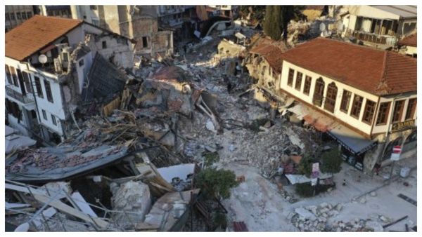 Afghanistan Earthquakes: ভয়ঙ্কর ভূমিকম্পে বিধ্বস্ত আফগানিস্তান, মৃতের সংখ্যা ছাড়াল ২ হাজার