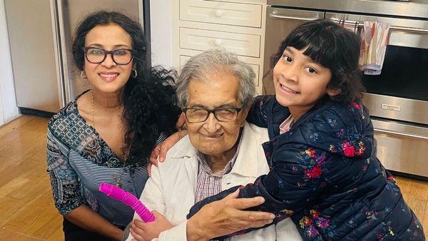Amartya Sen: ভাল আছেন বাবা, অমর্ত্য সেনের মৃত্যুর খবর ছড়াতে টুইট মেয়ে নন্দনার