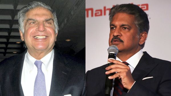 Ratan Tata: রতন টাটার নামে আরও একটি রেকর্ড! আনন্দ মাহিন্দ্রাকে পিছনে ফেললেন তিনি
