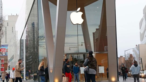 মহুয়া মৈত্র-শশী থারুরদের অভিযোগ কি সত্যি? কী জানাল অ্যাপেল