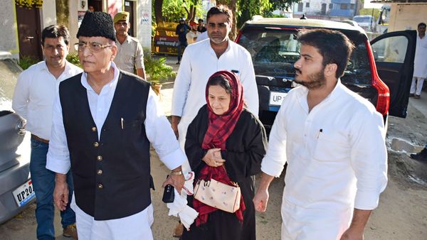 জাল জন্ম শংসাপত্র মামলা! আজম খান-সহ ছেলে ও স্ত্রীকে ৭ বছরের কারাদণ্ডের নির্দেশ