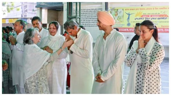 Bishen Singh Bedi: প্রয়াত বেদীকে শেষ বিদায় কপিলদের, শ্রদ্ধা জানালেন বিদেশি দলের সাপোর্ট স্টাফও