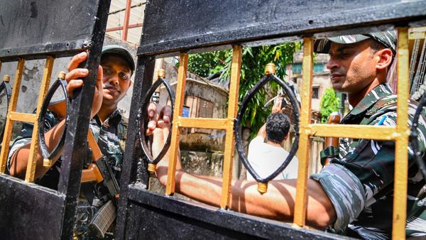 পুর নিয়োগ দুর্নীতিতে এবার নাম বিজেপি বিধায়কের! সিবিআই তল্লাশি রানাঘাটের বাড়িতে