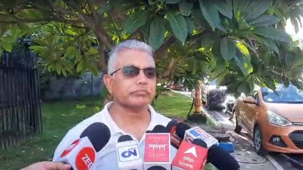 অমিত শাহ আসছেন আগে জানতেন না দিলীপ ঘোষ? শাহমঞ্চে কি থাকবেন 'অভিমানী' নেতা?