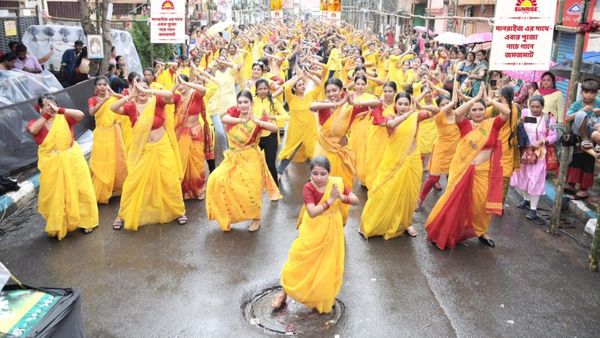 সানরাইজ দশভূজা ঘরে ঘরে দুর্গা! এবারের পুজোর চমক ITC সানরাইজ মশলার মিউজিক ভিডিও