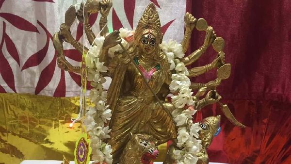 Durga Puja 2023: শতাব্দী প্রাচীন পারিবারিক পুজো! বেঙ্গালুরুতে ধরে রেখেছে লাহিড়ী-মজুমদার পরিবার