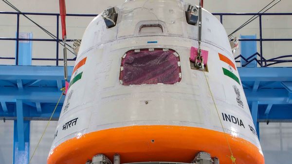 Gaganyaan Mission: আরও এক ইতিহাসের হাতছানি! সপ্তমীর সকালে বড় পরীক্ষা ISRO-এর