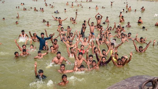 আশ্বিনের রোদে পুড়ছে গা, ভারতে বাড়বে হিটস্ট্রোক-হার্ট অ্যাটাক দাবি বিজ্ঞানীদের