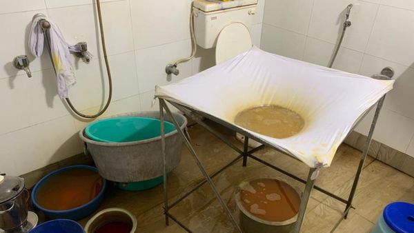 গাইঘাটার বাড়িতে হেরোইন তৈরির কারখানা! ঘরে ঢুকে চোখ কপালে তদন্তকারীদের