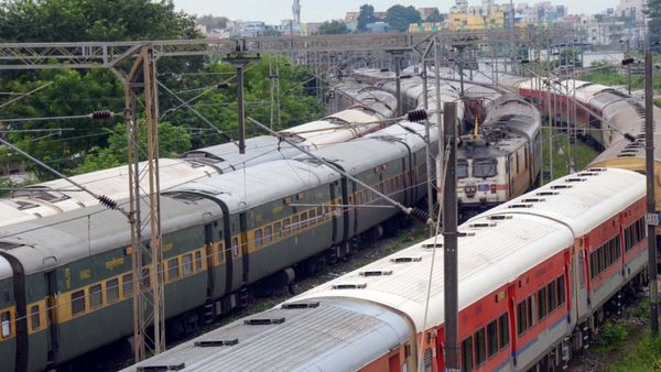 Local Train Cancelled In Howrah Division: হাওড়া ডিভিশনে বাতিল একাধিক লোকাল, ঘুরপথে চলবে বেশ কিছু ট্রেন