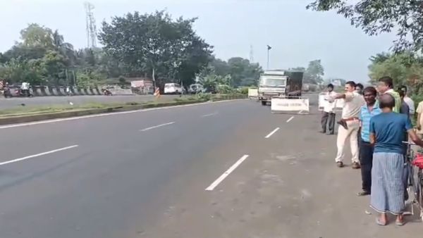 সিমেন্ট বোঝাই লরির সজোরে ধাক্কা, ভোররাতে চলে গেল ছটি প্রাণ