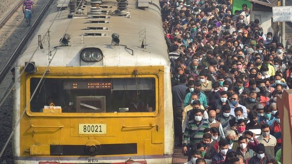 List of Train Cancelled: হাওড়া-ব্যান্ডেল-নৈহাটি সহ একাধিক শাখায় ট্রেন বাতিল, দেখুন তালিকা