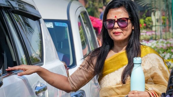 মহুয়া মৈত্রের বিরুদ্ধে 'ক্যাশ ফর কোয়ারি' নিয়ে কড়া লোকসভার অধ্যক্ষ! অভিযোগ পাঠালেন এথিক্স কমিটিতে