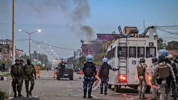 Manipur News: মায়ানমার সীমান্তে স্নাইপার ব্যবহার করে পুলিশকে গুলি! ঘটনাস্থলেই মৃত্যু আধিকারিকের