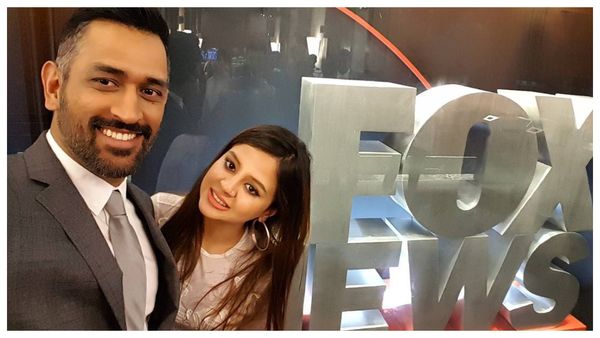 MS Dhoni: অবিবাহিত পুরুষদের প্রেমিকা থাকলে কী করতে হবে? শুনে নিন ধোনির বিশেষ টিপস